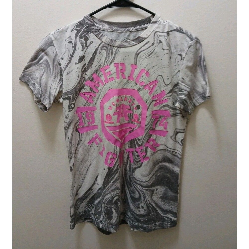 American Fighter Gray White Swirl Pink Logo Graphic Print For Buckle T-shirt W-S